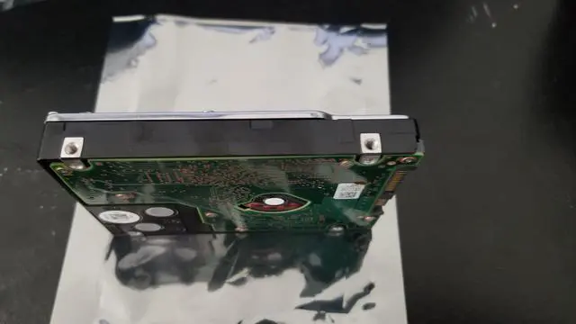 Alt view image 6 of 20 - Seagate ST300MM0048 300 GB Internal Hard Drive - SAS - 10000rpm - 128 MB Buffer