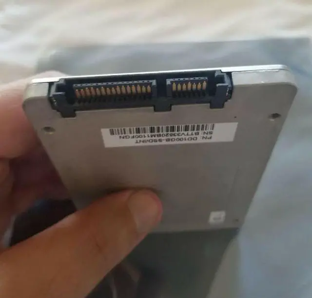 Alt view image 4 of 8 - Intel SSDSC2BA200G3 S3700  200GB, SATA 6Gb/s, HET MLC 2.5" 7.0mm, 25nm SSD