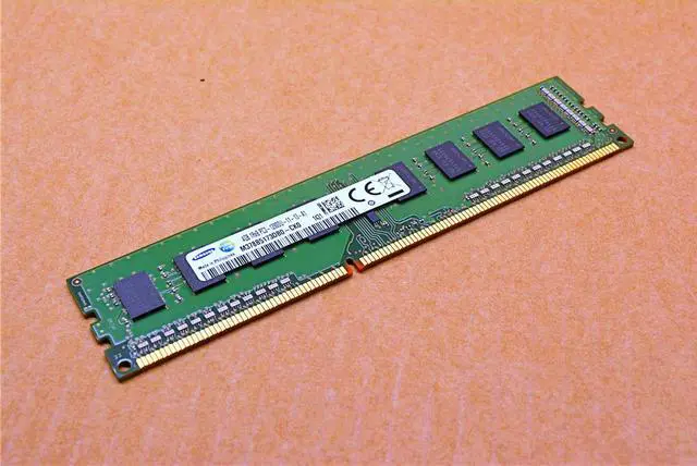 Alt view image 2 of 10 - SAMSUNG M378B5173Db0-Ck0 Memory Module-M378B5173Db0-Ck0