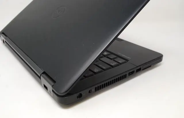 Alt view image 3 of 8 - Dell Latitude E5440, Intel Core i5-4300U (1.9GHz), 4 GB RAM, Intel 180GB SSD