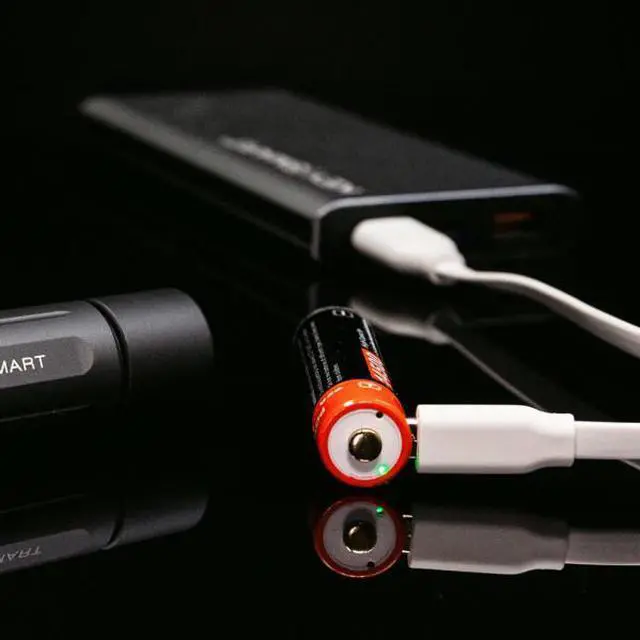 Alt view image 4 of 5 - KeySmart KS819-BLK Nano Torch Pivot Flashlight