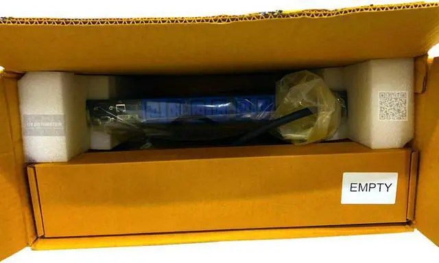 Alt view image 2 of 4 - HP 11 kVA 16 A 3 Phase International Core 572207-001 PDU (AF526A)