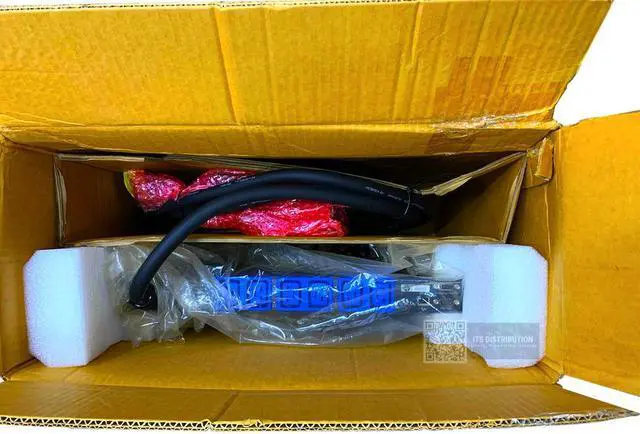 Alt view image 2 of 5 - HP 22kVA 32A 3Phase International Core Intellig PDU 572208-001 (AF527A)