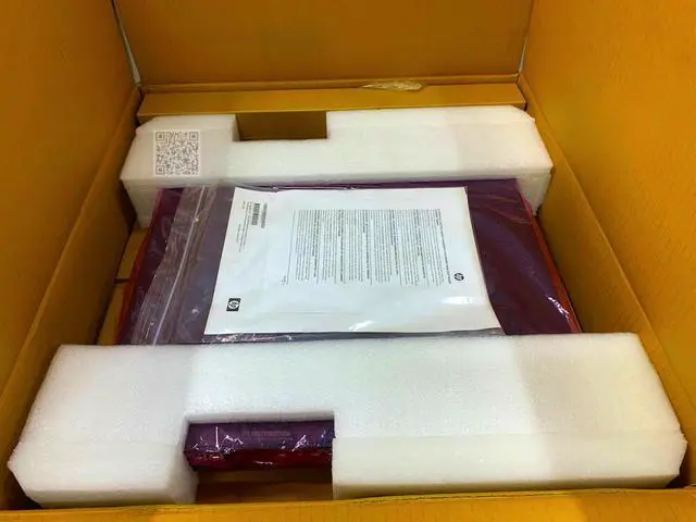 Alt view image 2 of 3 - HP 5820X-24XG-SFP+ TAA-Compliant Switch (JG243A)