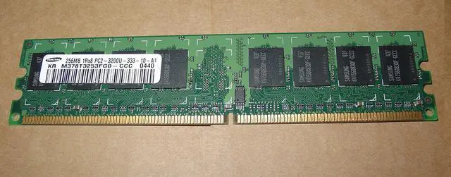 Alt view image 2 of 2 - M378T3253FG0-CCC:SAMSUNG 256MB PC2-3200 CL3 DDR2-400 240-PIN