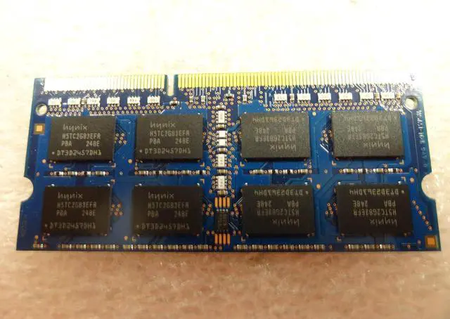 Alt view image 3 of 5 - Hynix 4GB DDR3 Memory SO-DIMM 204pin PC3L-12800S 1600MHz HMT351S6EFR8A-PB