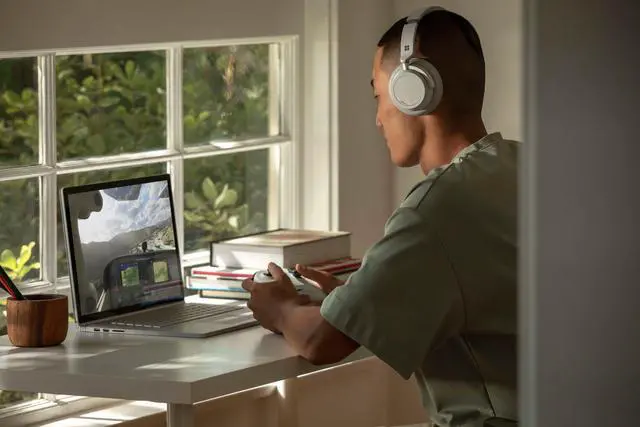 Alt view image 6 of 14 - NEW Microsoft Surface Headphones 2 - Light Gray
