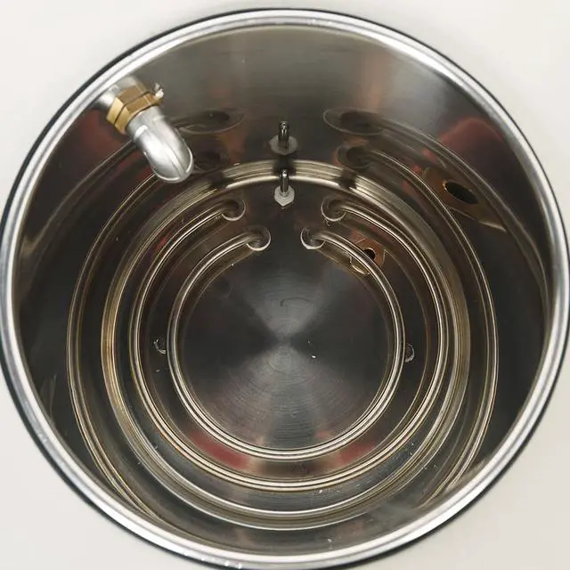 Alt view image 5 of 7 - HNZXIB 10L oil bath 200°C heating high temperature circulator digital temperature control thermostatic circulating pump water bath GYY-10L