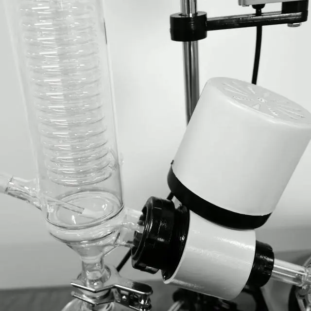 Alt view image 3 of 7 - Lab Equipment 2000ml Rotary Evaporator RE-201D Factory Price 220V HNZXIB Rotavap 2L Rotating Flask Laboratory Evaporation Milk Concentration