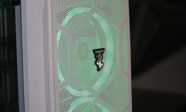 Alt view image 5 of 7 - ViprTech Avalanche Gaming PC - AMD Ryzen 5 (3.6Ghz), AMD Radeon RX 580 8GB, 16GB DDR4 3200, 512GB NVMe SSD, 700W PSU, RGB, WiFi, Computer Desktop White