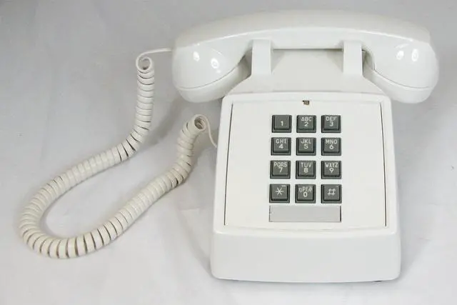 Alt view image 6 of 9 - Cortelco 250015-Vba-20m Desk Phone With Volume White