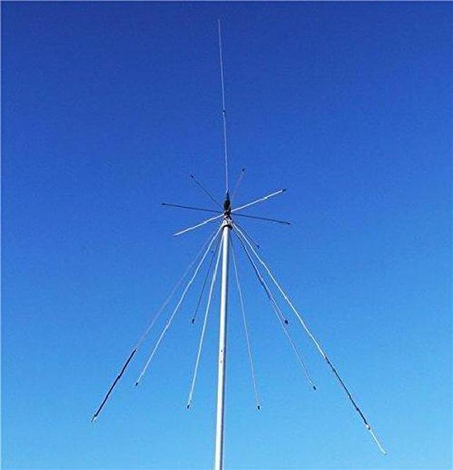 Alt view image 2 of 9 - Tram 1411 Broad Band Discone/Scanner Base Antenna