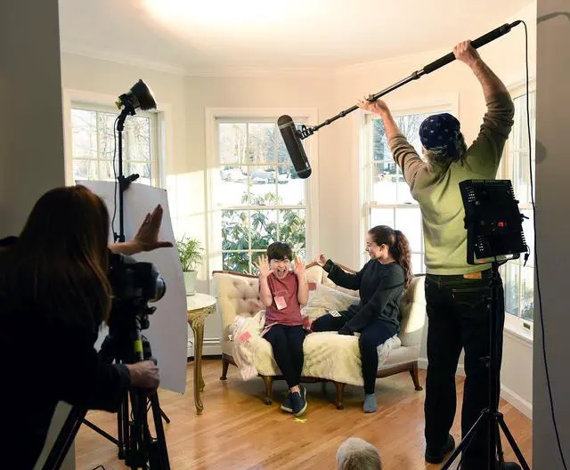 Alt view image 10 of 16 - LyxPro MPL-20 Professional Boom pole with Internal Cable for Shotgun Microphones