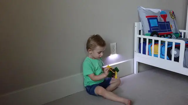 Alt view image 6 of 7 - 6-pack of the briteOWL White Decora outlet cover plate with backup lighting feature and optional nightlight feature. Providing 50 lumens of light when the power goes out!