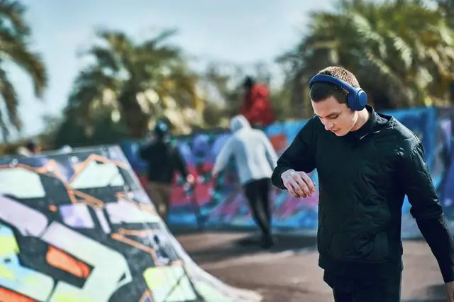 Alt view image 6 of 12 - Sony WH-XB900N Wireless Noise Canceling Extra Bass Headphones, Blue ( Exclusive)