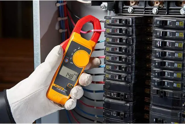 Alt view image 5 of 6 - Fluke 302+ 400AC Clamp Meter (FLUKE-302+/EM ESP)
