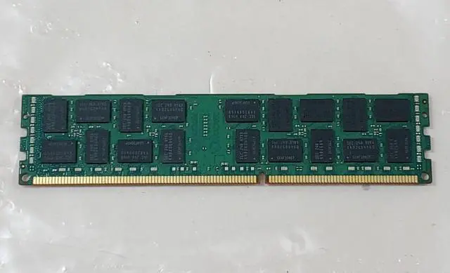 Alt view image 9 of 10 - Samsung M393B1K70DH0-YK0 8GB DDR3 SDRAM Memory Module