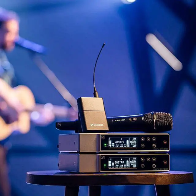 Alt view image 5 of 18 - Sennheiser EW-D ME2/835-S SET Digital Wireless Combo Microphone System (R1-6: 520 to 576 MHz)