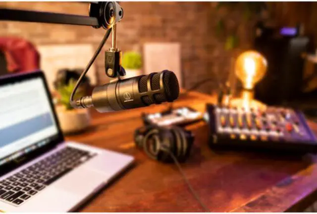 Alt view image 3 of 5 - Audio-Technica AT2040 Hypercardioid Dynamic Podcast Microphone