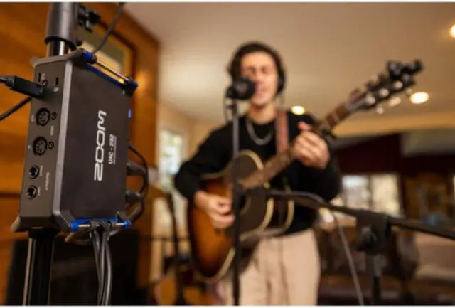 Alt view image 7 of 7 - Zoom UAC-232 Portable 2x2 USB-C Audio Interface