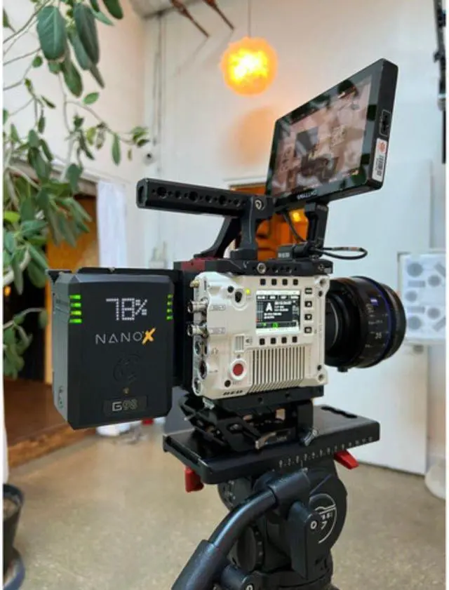 Alt view image 7 of 12 - Core SWX NANOX V150 Micro 150Wh Li-Ion Battery (V-Mount)