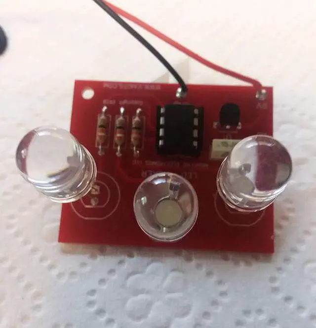Main image of LED Triple Lightning Effect Kit, LED landing, Electronic Fun Kit. 10 mm LED display.
