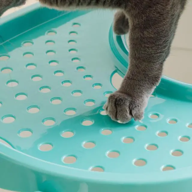 Alt view image 3 of 5 - IRIS Top Entry Cat Litter Box with Scoop, White/Seafoam