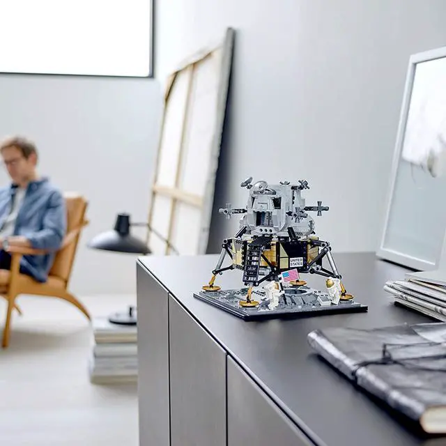 Alt view image 4 of 17 - LEGO Creator Expert NASA Apollo 11 Lunar Lander 10266 Building Kit, New 2020 (1,087 Pieces)