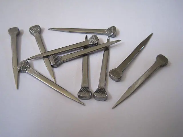 Alt view image 2 of 2 - 100 Premium Horseshoe Nails Capewell 5 City Stained Glass Lead Project Together