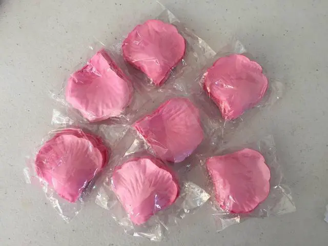 Alt view image 2 of 2 - 3000pcs Various Colors Silk Flower Rose Petals Wedding Party Decorations