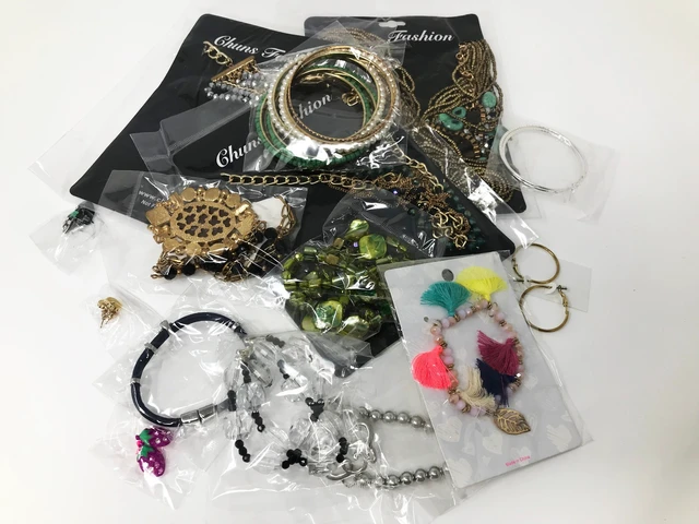 Alt view image 2 of 3 - 1 Lb 1 Pound High End Quality Earrings Necklace Bracelets Wholesale Jewelry Lot