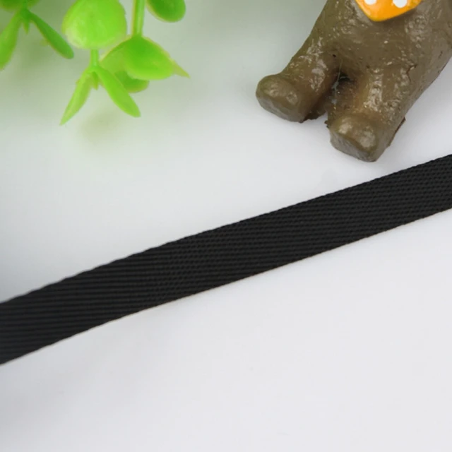 Alt view image 4 of 4 - US 1 Retractable 26 Ft Dog Leash up to 66Lb Rope Cord Anti-Slip Handle Braking