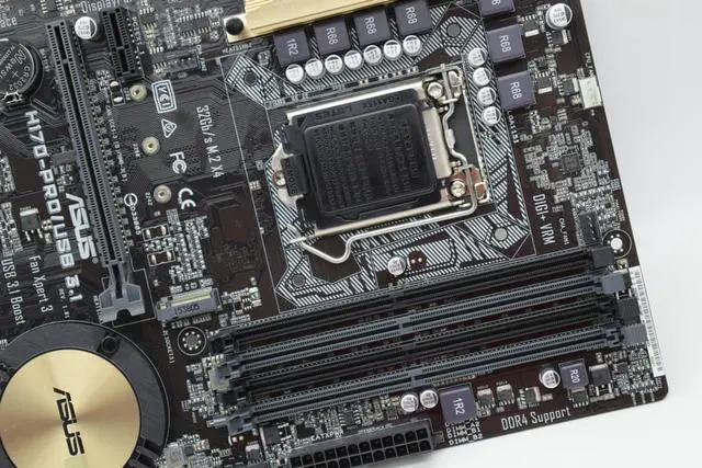 Alt view image 3 of 7 - ASUS H170-PRO/USB 3.1 LGA 1151 Intel H170 HDMI SATA 6Gb/s USB 3.1 M.2 ATX Intel Motherboard