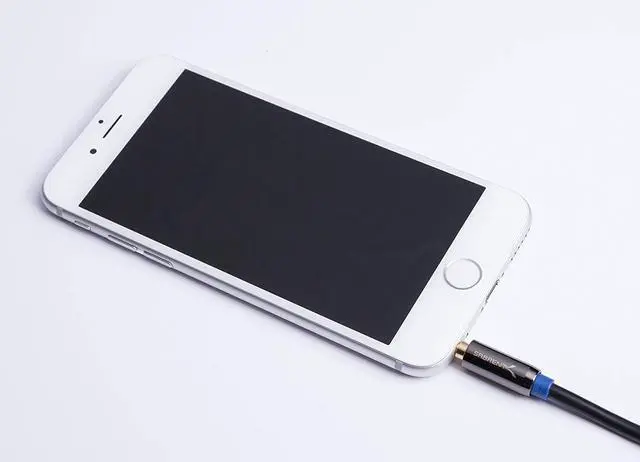 Alt view image 4 of 6 - SABRENT 3.5mm Gold Plated Premium Auxiliary Male to Male AUX Cable [Step Down Design] 16 Feet (CB-AUX5)
