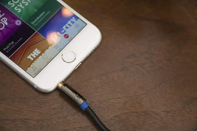 Alt view image 5 of 6 - SABRENT 3.5mm Gold Plated Premium Auxiliary Male to Male AUX Cable [Step Down Design] 16 Feet (CB-AUX5)