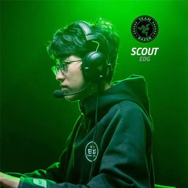 Alt view image 7 of 7 - AULA Cyclone Black SharkV2 Wireless Gaming Headset, with its open shell design and breathable fabric,passive noise reduction, weighs only 240gblack