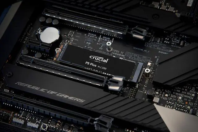 Alt view image 2 of 4 - CRUCIAL - P5 PLUS 1TB INTERNAL SSD PCIE GEN 4 X4 NVME