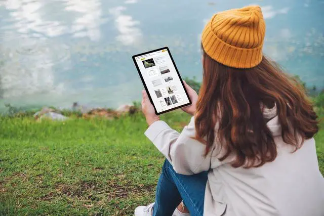Alt view image 2 of 5 - LENOVO - CHROMEBOOK DUET 3 11" 2.2K TOUCH 2-IN-1 LAPTOP - SNAPDRAGON 7C GEN 2 - 4GB MEMORY - 128GB EMMC - MISTY BLUE