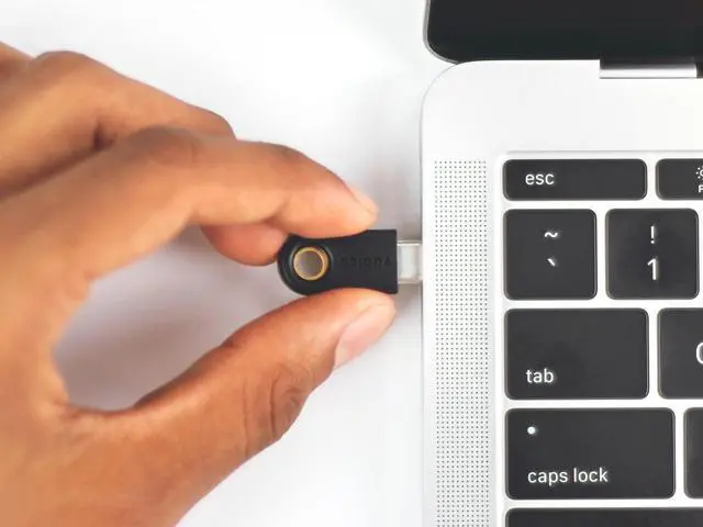 Alt view image 2 of 17 - Yubico YubiKey 5C - Two factor authentication security key -  USB-C