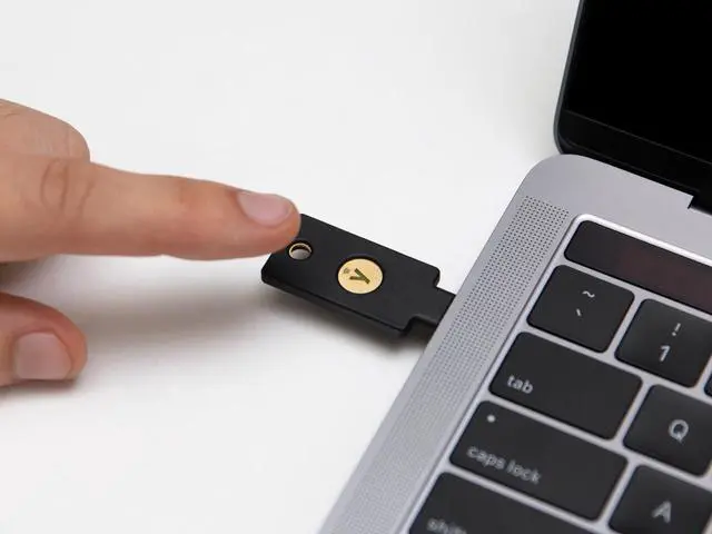 Alt view image 4 of 14 - Yubico YubiKey 5C NFC - Two factor authentication security key -  USB-C / NFC