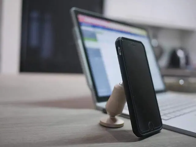 Alt view image 7 of 7 - Clutchit Car Phone Tablet Anywhere Magnetic Mount