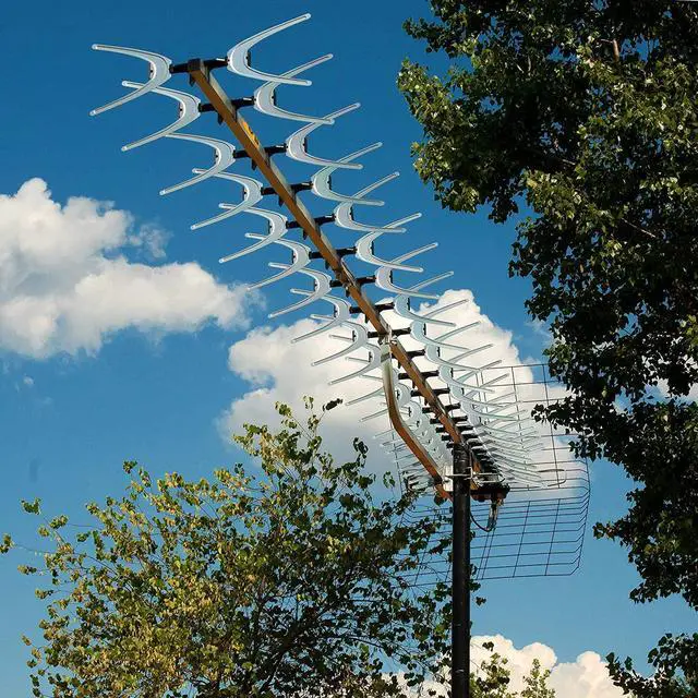 Alt view image 2 of 4 - Antennas Direct Yagi Uni-Directional UHF Outdoor HDTV Antenna, 70+ Mile Range, UHD 4K, NEXTGEN TV  w/ All-Weather Adjustable Mounting Hardware, Welcome to consult