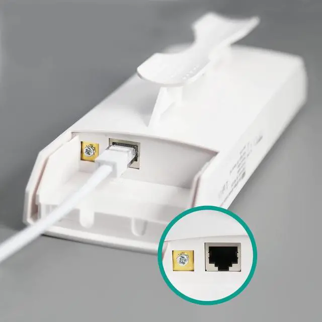 Alt view image 4 of 5 - Wireless Outdoor CPE CP900 5GHz 900Mbps 12dBi Antennas 15KM Long Range Wifi Bridge Router Repeater Access Point