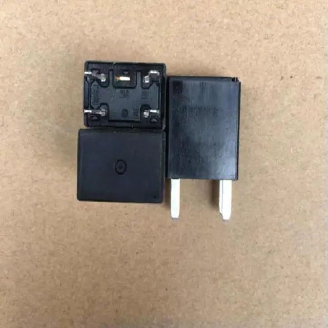 Main image of FOR 3pcs Relay 301-1A-C-R1 U03 12VDC Relay 301-1A-C-R1 12VDC