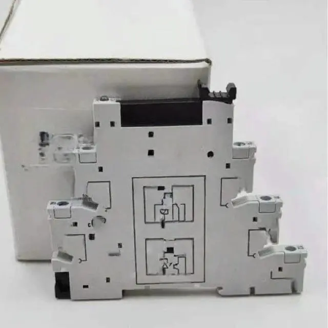 Main image of FOR 1PCS CAT700-TBS24 24VDC Power Relay With CAT700-HLT1Z Socket