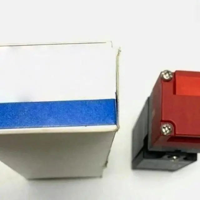 Main image of FOR 1PCS D4NS-1AF 1CF Limit Switch F 8AF Door Switch