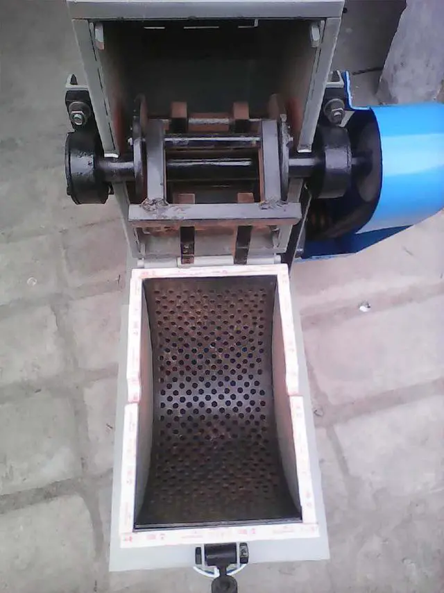 Alt view image 5 of 5 - Intsupermai Hammer Crusher Hammer Rock Crush Machine Electric Stone Shatter Grinder 220V