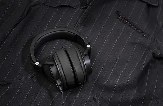 Alt view image 7 of 7 - Brainwavz Replacement Earpads for ATH M50X M50BT Steelseries Arctis Pro Wireless & Stealth 600 HyperX Cloud AKG SHURE  & Many More Headphones Memory Foam Ear Pad Cushions Black Oval