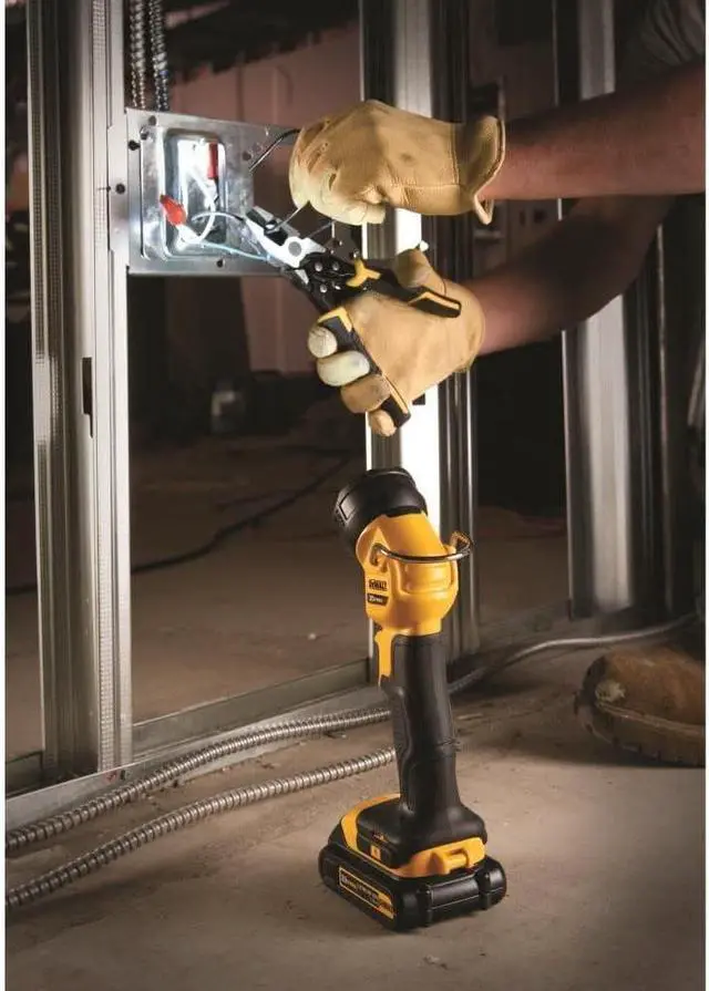 Alt view image 3 of 5 - 20V MAX* LED Work Light/Flashlight (DCL040)