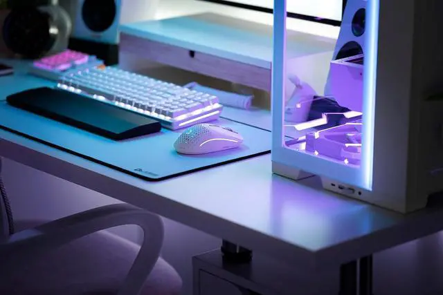 Alt view image 7 of 7 - Glorious Gaming Model I 2 Wireless Gaming Mouse - Hybrid 2.4Ghz & Bluetooth, 75g Superlight, 9 Buttons (2 Swappable), RGB, PTFE Feet, MMO/MOBA/FPS, Long Battery Life, Side Thumb Rest - White